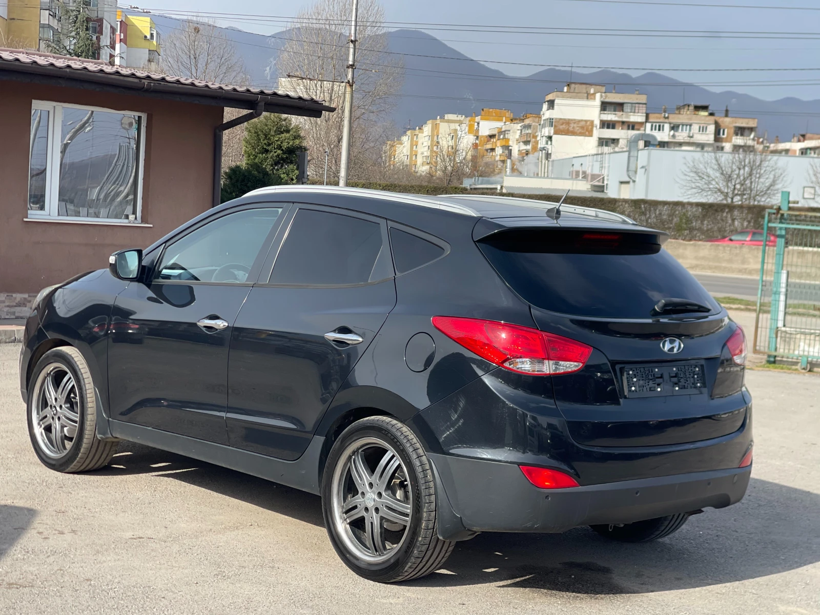 Hyundai ix35 2.0 CRDi 4×4 — 8