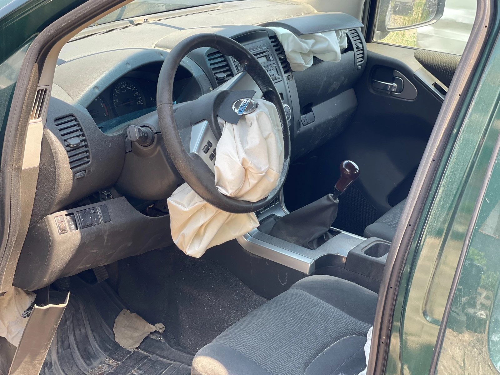 Nissan Navara 2.5 dCi — 6