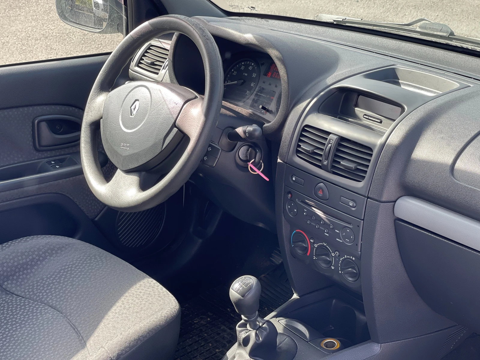 Renault Clio 1.2 — 8