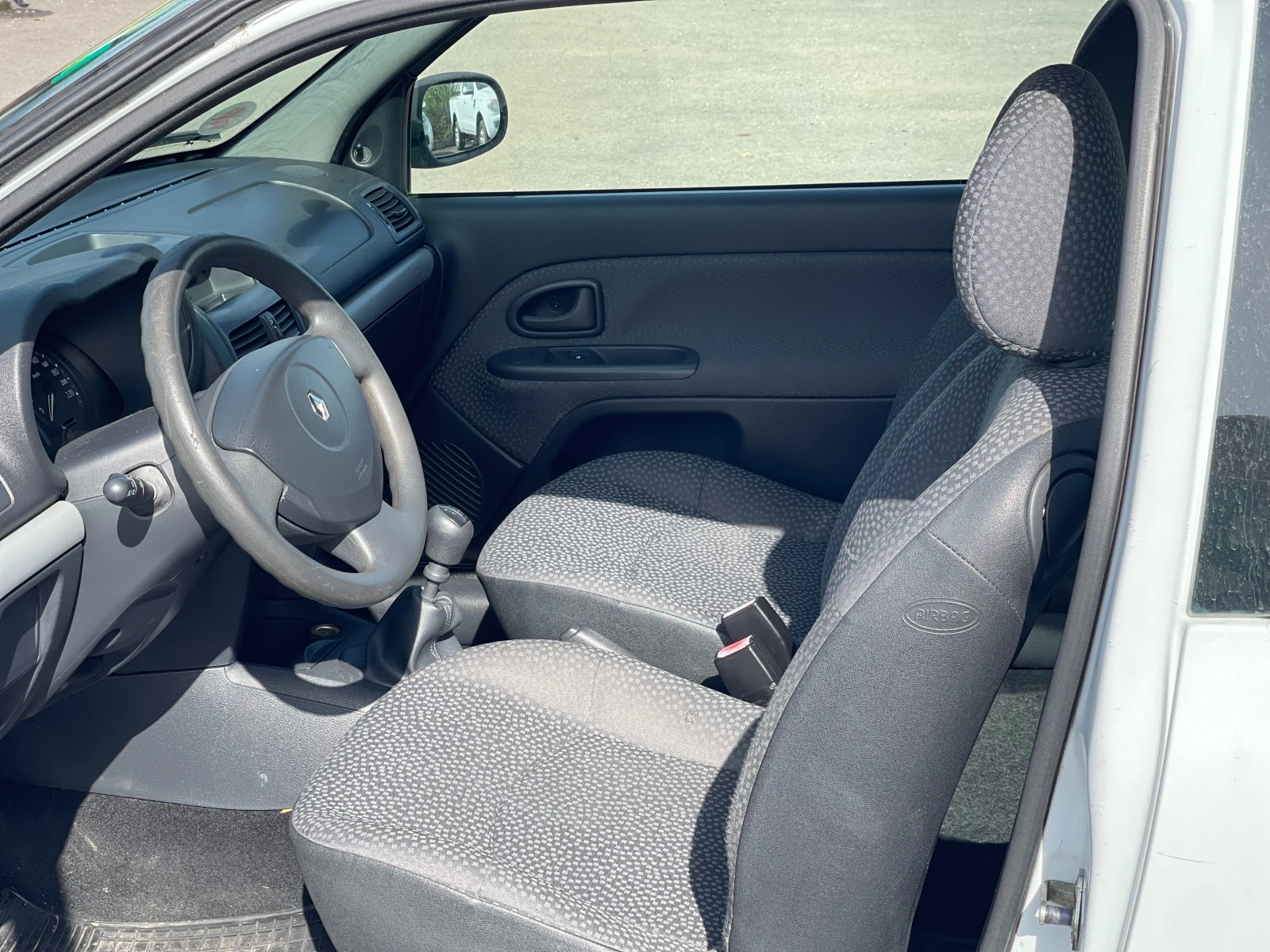 Renault Clio 1.2 — 9