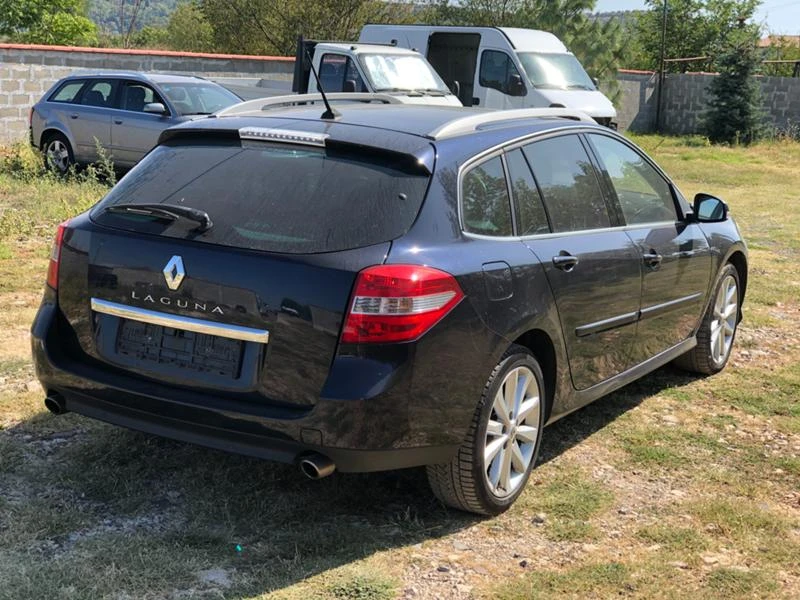 Renault Laguna 3.0 dCi — 3