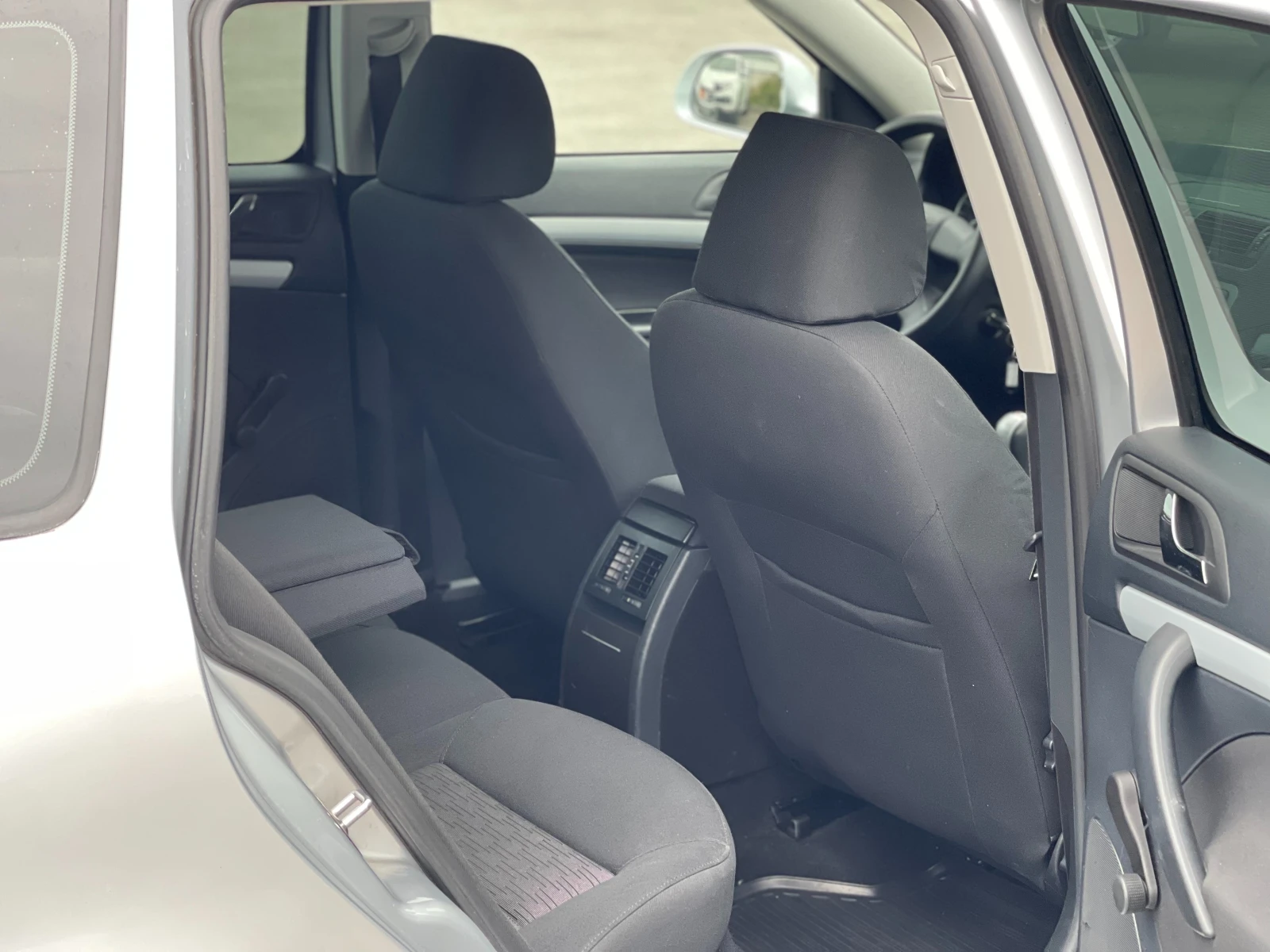 Škoda Octavia 1.6 TDI (Grey) — 12