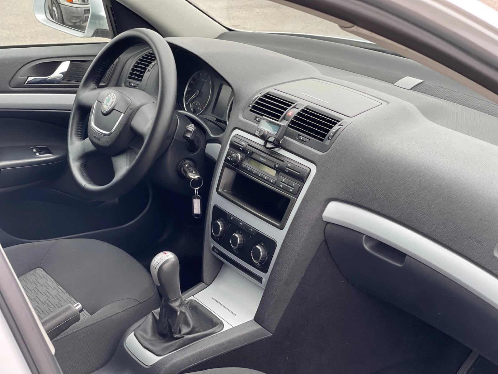 Škoda Octavia 1.6 TDI (Grey) — 9