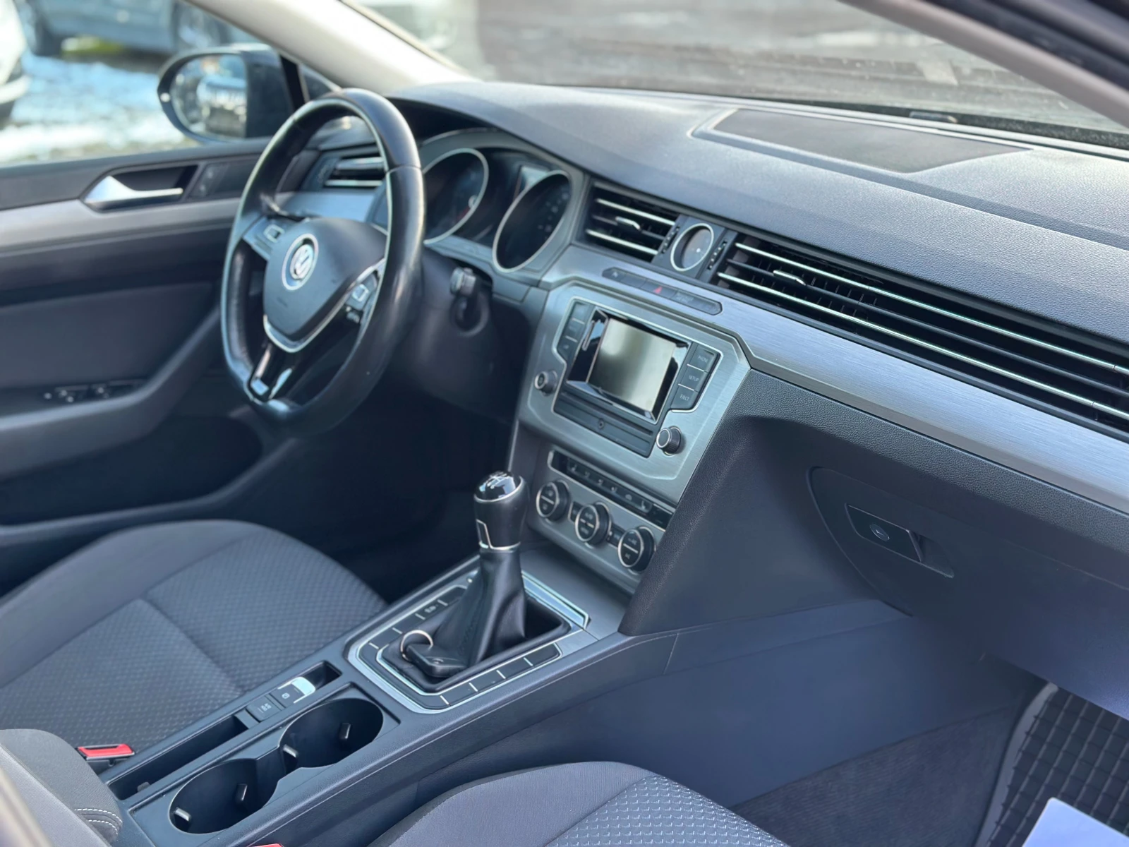 Volkswagen Passat 1.6 TDI Highline — 13