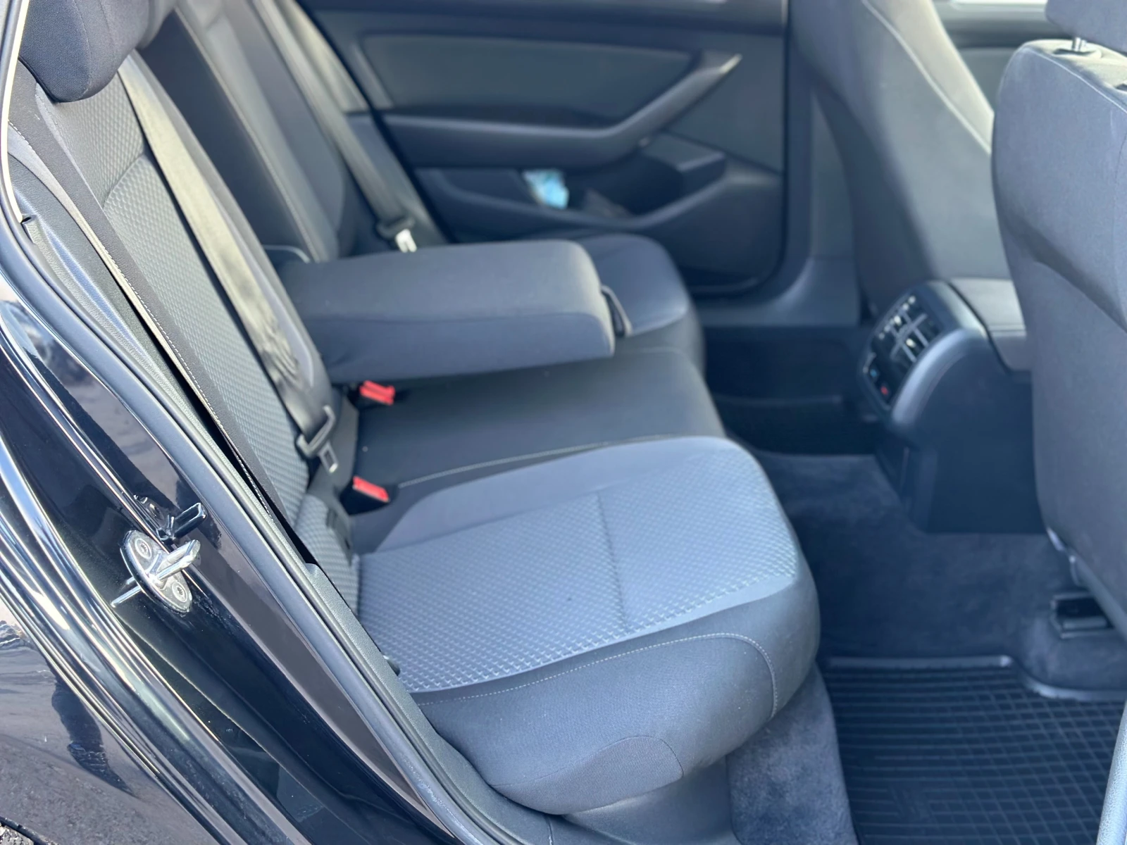 Volkswagen Passat 1.6 TDI Highline — 15