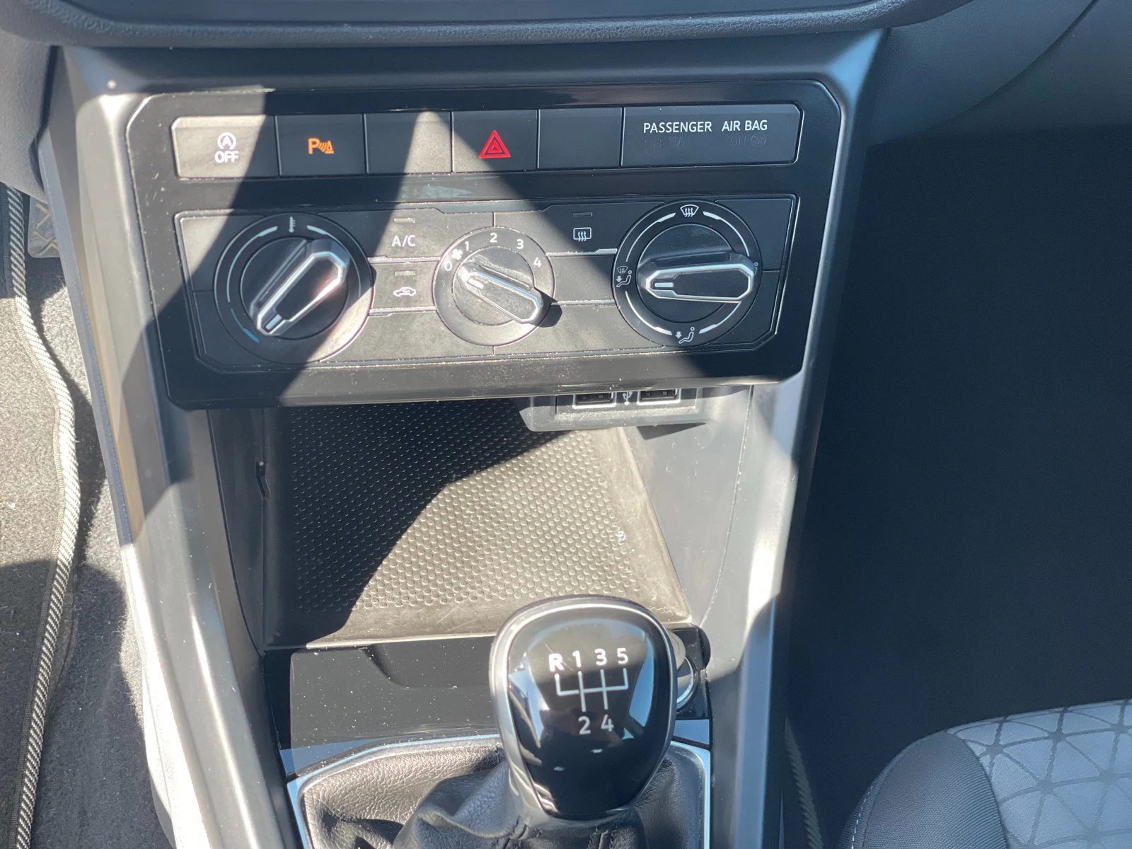 Volkswagen T-Cross 1.0 TSI — 9