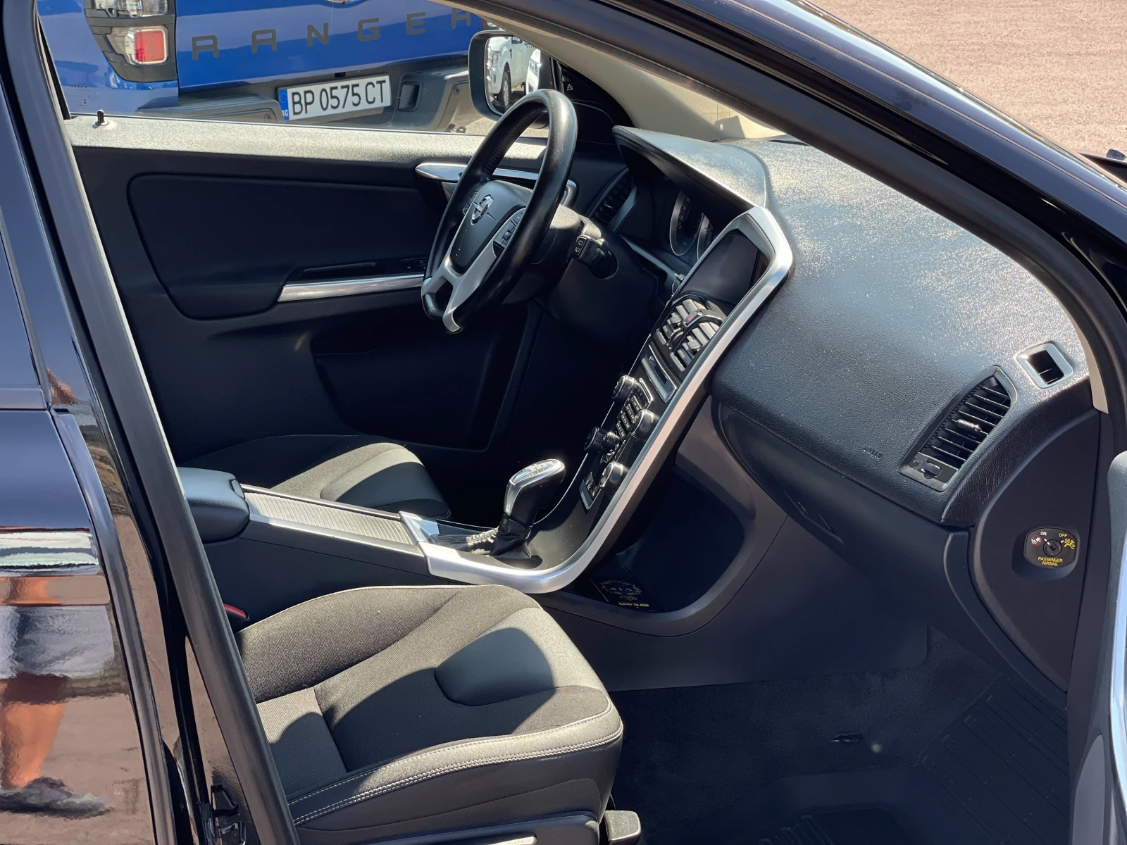 Volvo XC60 D4 AWD — 13