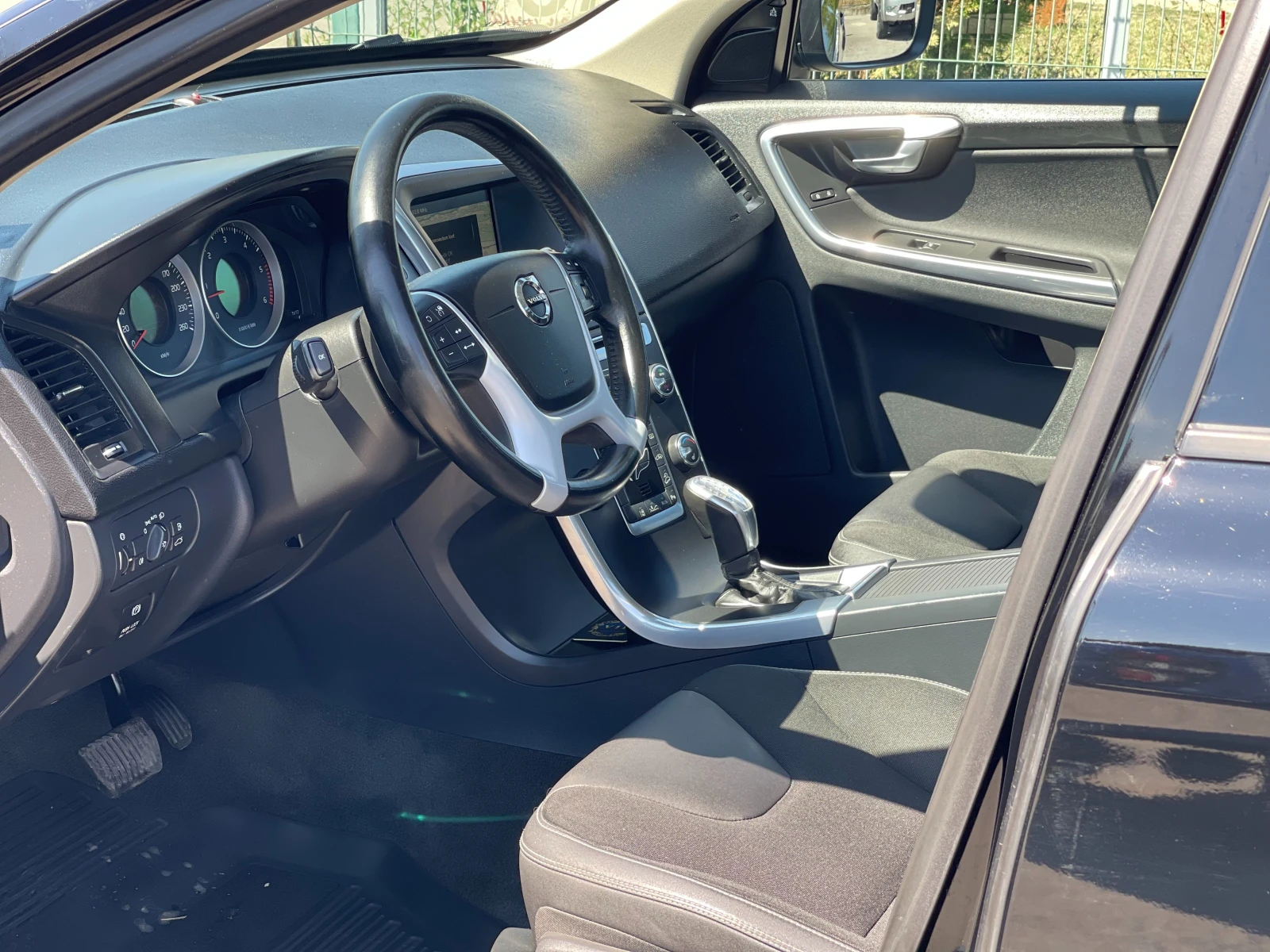 Volvo XC60 D4 AWD — 14