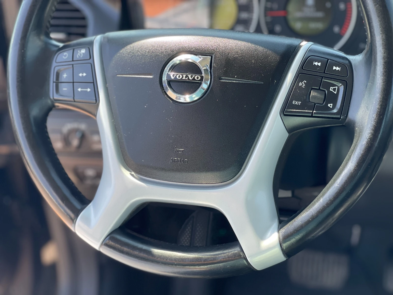 Volvo XC60 D4 AWD — 8